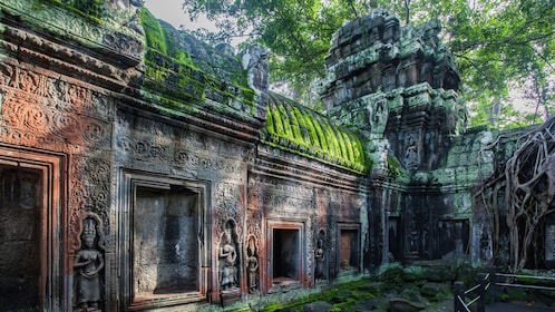 Siem Reap: 2-Days Angkor Wat with Sunrise Small-Group Tour