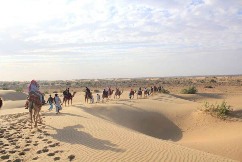 Picture 4 for Activity JEEP OR CAMEL SAFARi in 0sian DeSERT