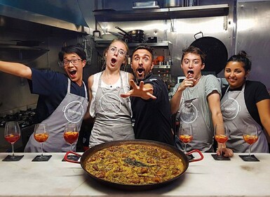 Valencia: Traditionele Paella kookles en diner