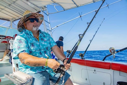 Desde Punta Cana: tour de pesca en alta mar en barco con bebidas