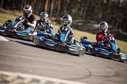 Riga Indoor oder Outdoor Go Kart fahren