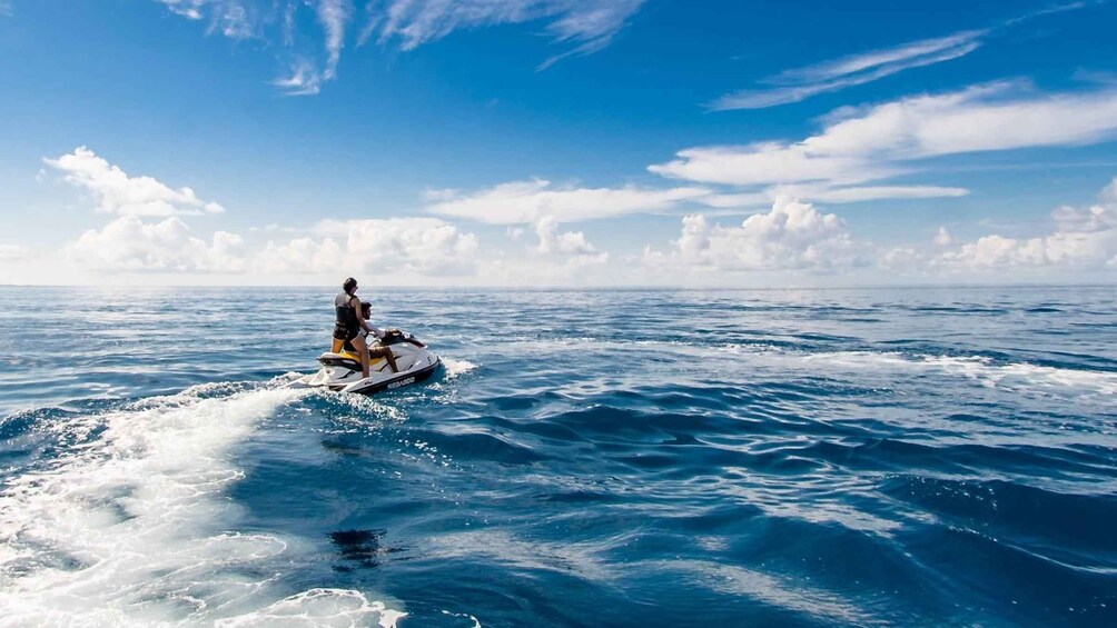 Picture 2 for Activity Jetski: Water adventure on the beach