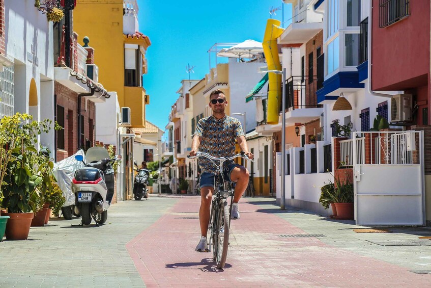 Malaga: E-Bike Sightseeing Tour