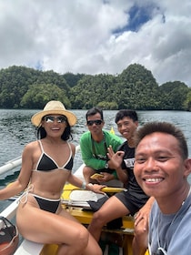 Boracay Private Boat Tour with Local Guide