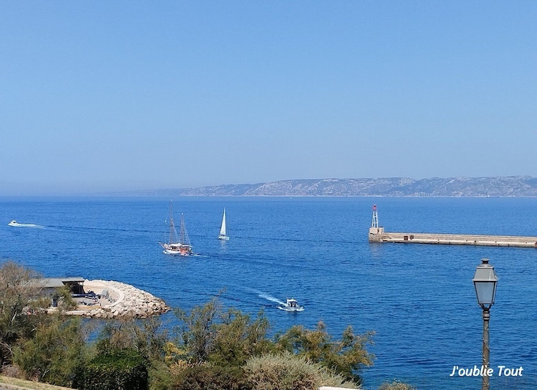 Picture 2 for Activity Marseille: Baptism of Diving on the island of "Frioul"