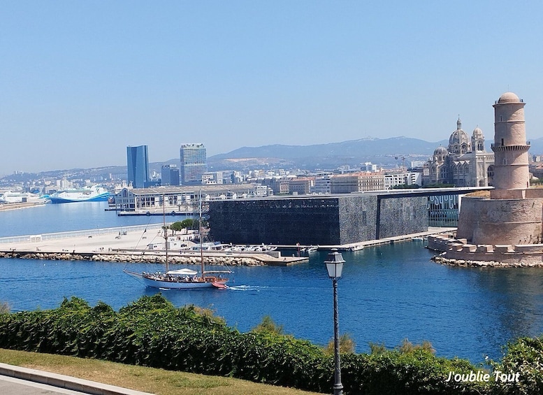 Picture 4 for Activity Marseille: Baptism of Diving on the island of "Frioul"