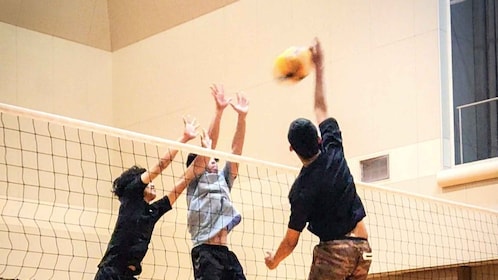 Volleyball in Osaka & Kyoto with locals!