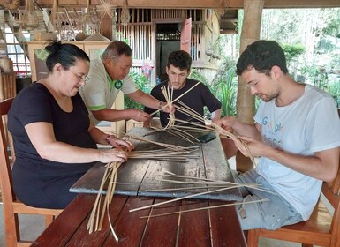 Luang Prabang : Atelier d’artisanat en bambou et Tea Party avec des collati...