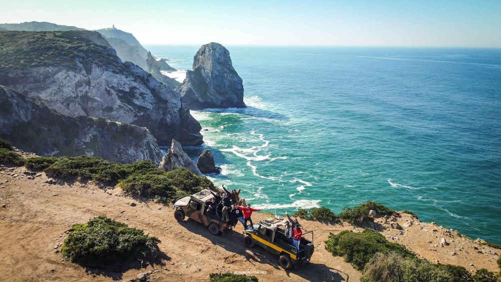 Sintra: Vintage Jeep tour, Pena Palace and the coastline