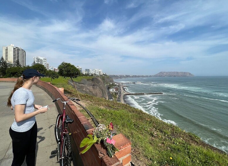 Picture 1 for Activity Lima: Bike Tour in Miraflores and Barranco Districts