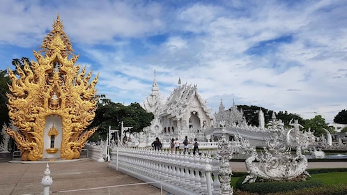 Chiang Rai: Guided Full-Day Highlights Tour with Lunch