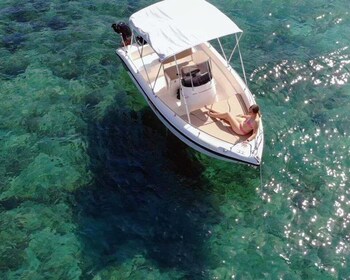 Santorini: Half-Day Boat Rental Without Licence