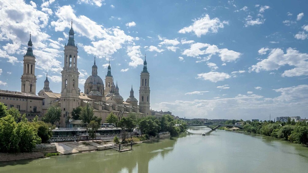 Zaragoza: Private Tour with a Local Guide