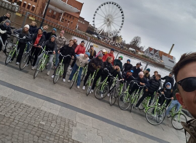 Gdansk: Guided Bike Tour of Old Town and Shipyard