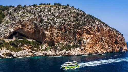 Desde Cala Bona: Excursión en barco con fondo de cristal por la costa este