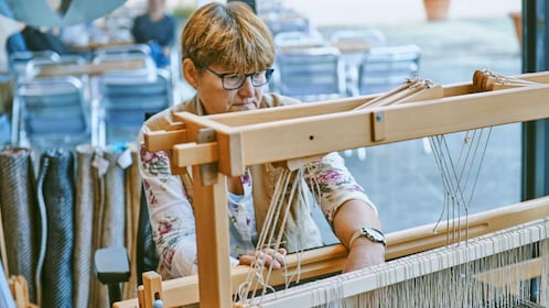 Ljubljana: Interactive Workshop with Experienced Weaver