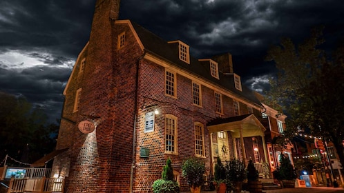 Ashes and Apparitions of Annapolis Ghost Tour