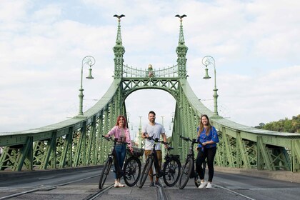 Budapest: Guided E-Bike Sightseeing Tour