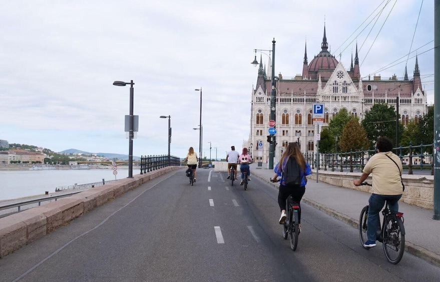 Picture 8 for Activity E-Bike & Budapest: 3-Hour E-Bike Adventure of Buda & Pest!