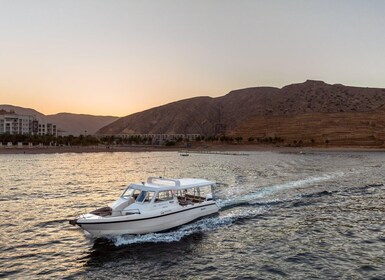 Muscat: 2-Hour Sunset Viewing Boat Tour