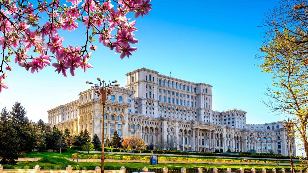 Picture 2 for Activity Bucharest: 4-Hour Walking Food Tour in the Old Town