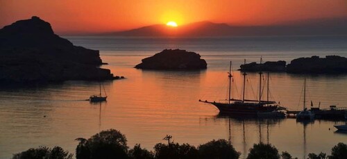 Depuis Rhodes City : Excursion nocturne en bus à Lindos