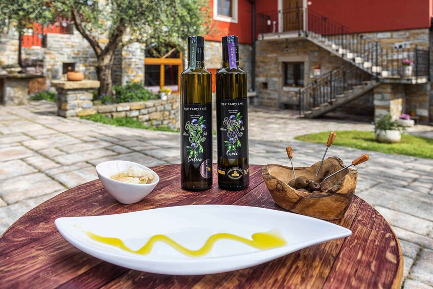 Picture 18 for Activity Taste the olive oil, aromas & spreads from olives