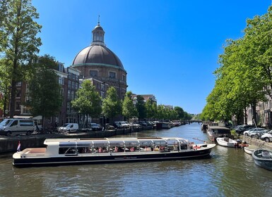 Amsterdam: Canal Cruise with Live Commentary and Audio Guide