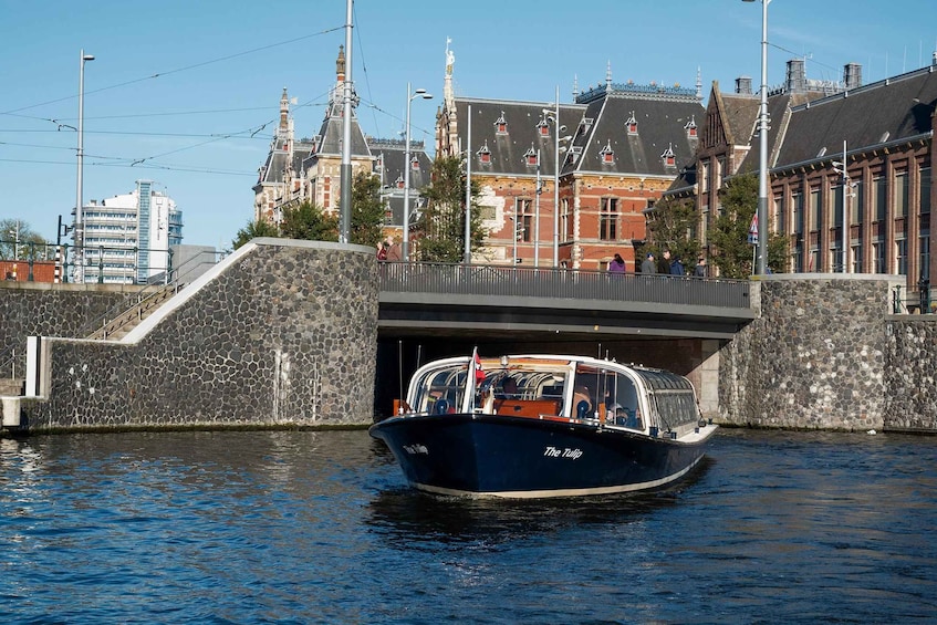 Picture 8 for Activity Amsterdam: Canal Cruise with Live Commentary and Audio Guide