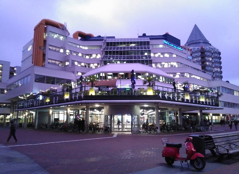 Picture 8 for Activity Rotterdam: Evening Architecture Walking Tour