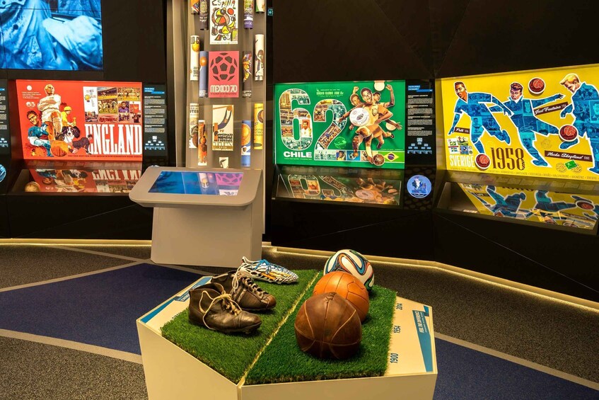 Picture 1 for Activity FIFA Museum: Guided Highlights Tour in German