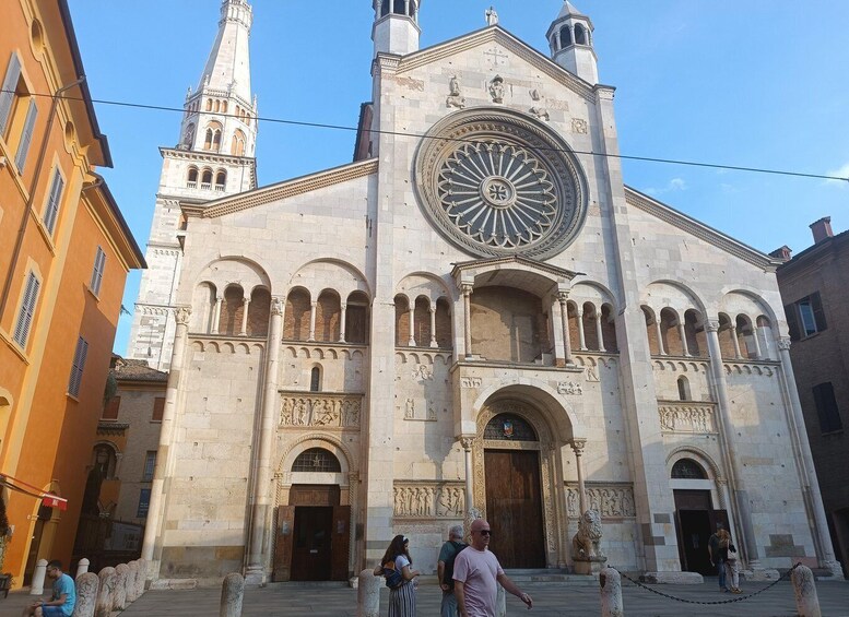 Picture 2 for Activity Modena: a stunning city