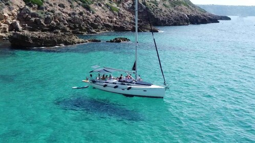 Mallorca: Cala Vella Boat Tour with Swiming, Food, & Drinks