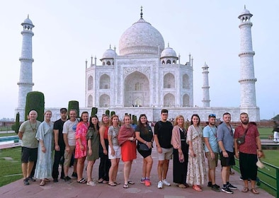 Depuis Delhi : Taj Mahal et Agra City Private excursion By Suv Car