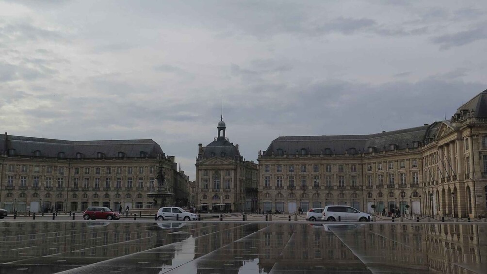 Picture 3 for Activity Welcome to Bordeaux: Private Walking Tour with a Local