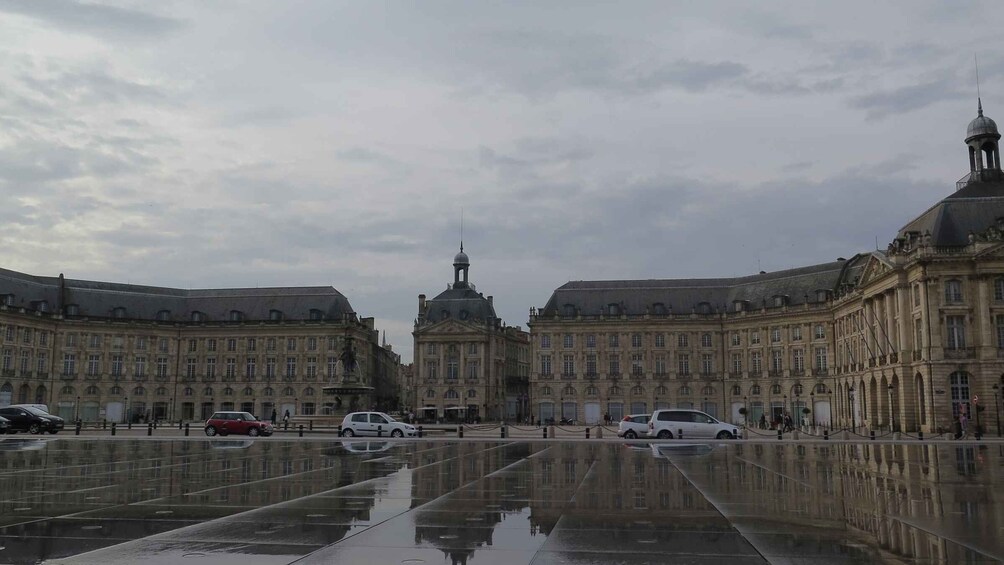 Picture 3 for Activity Welcome to Bordeaux: Private Walking Tour with a Local