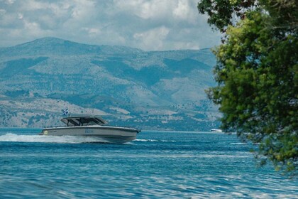 Dari Gouvia: Pelayaran Pribadi Sehari Penuh dengan Speedboat Mewah