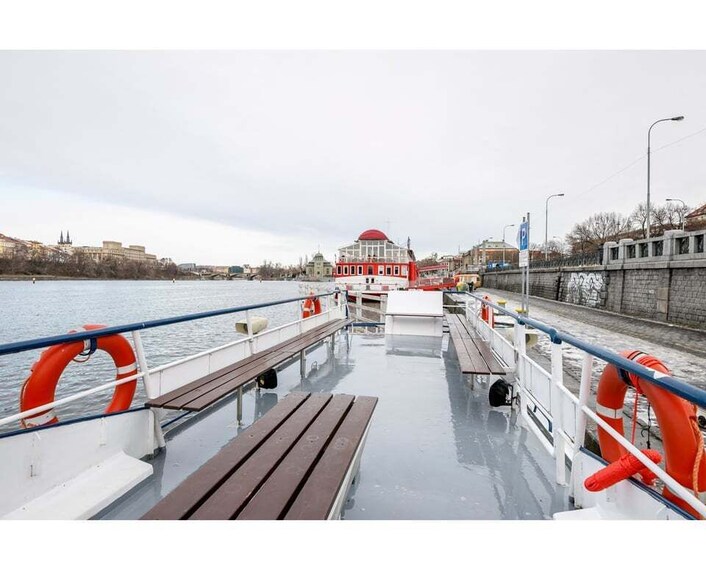 Prague: Private Beer Boat Cruise with Unlimited Beer