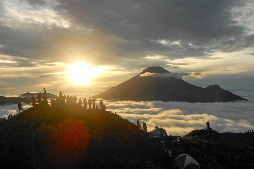 From Yogyakarta: Dieng Plateau Golden Sunrise Guided Trip