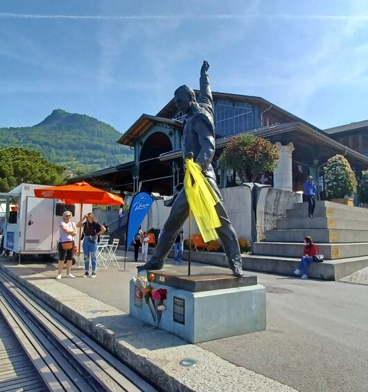 Picture 1 for Activity Montreux in 90 mins: walking tour with a local tour guide