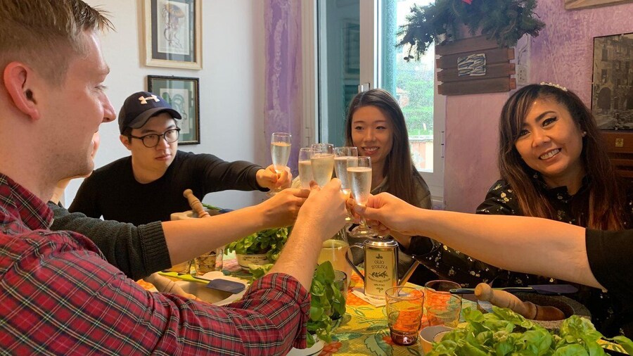 Riomaggiore: Pasta and Tiramisù Cooking Class