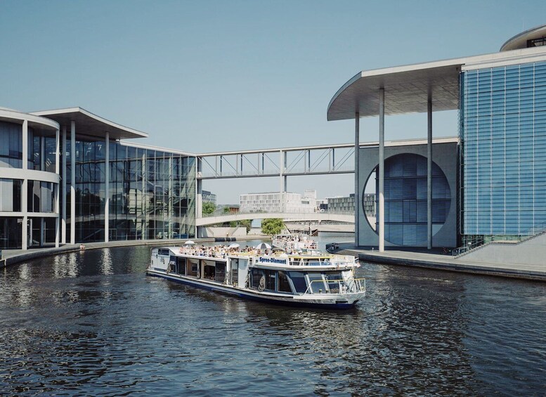 Picture 1 for Activity Berlin: Sightseeing Cruise from Berlin Main Station