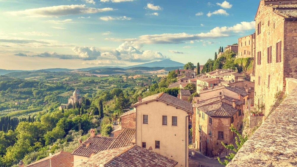 Tuscany: 3-Town Tour with Lunch and Wine Tasting