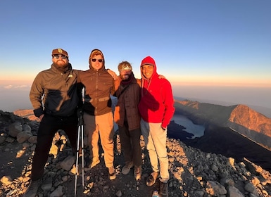 Trekking au Rinjani Deux jours Une nuit Sommet