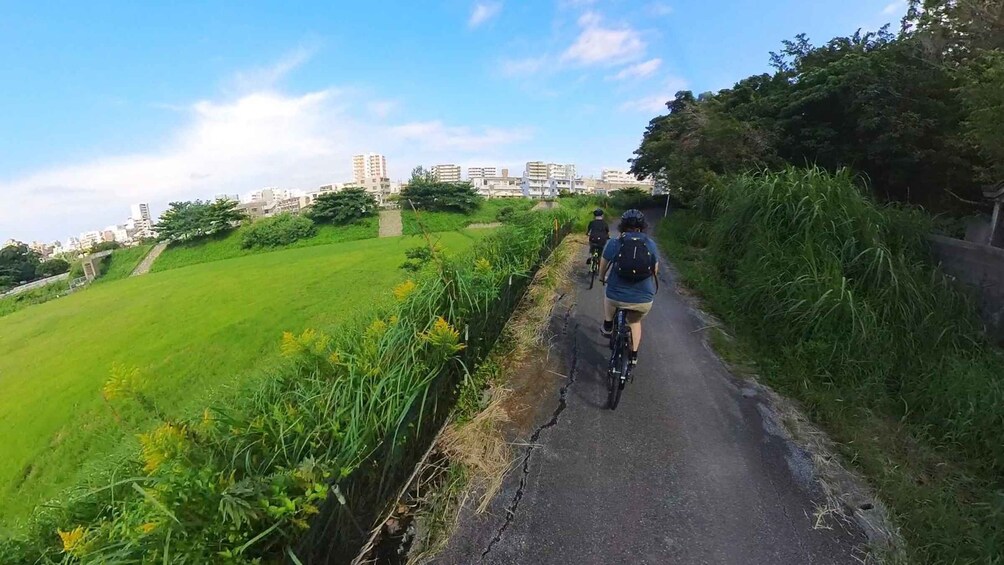 Shuri+Naha: Cycling Tour Explore Water Heritage with E-Bike