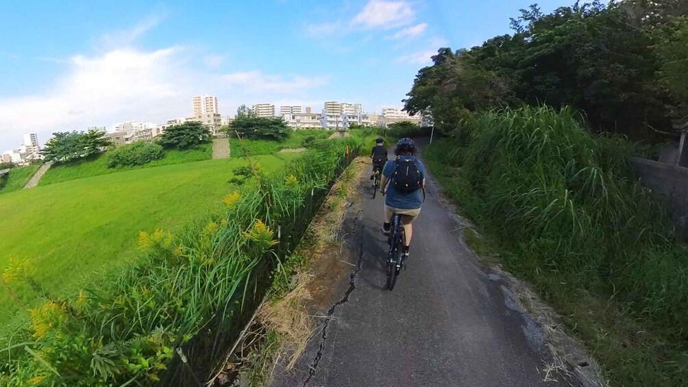 Shuri+Naha: Cycling Tour Explore Water Heritage with E-Bike