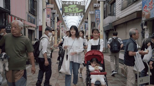 Yokohama: Shopping experience and cook healthy Japanese food