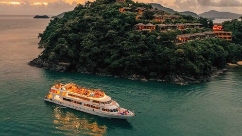 Phuket Ko Sire : Croisière avec musique live et dîner 4 services