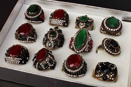 Old Delhi’s Antique Jewelry Craftsmanship, Textiles & Spices