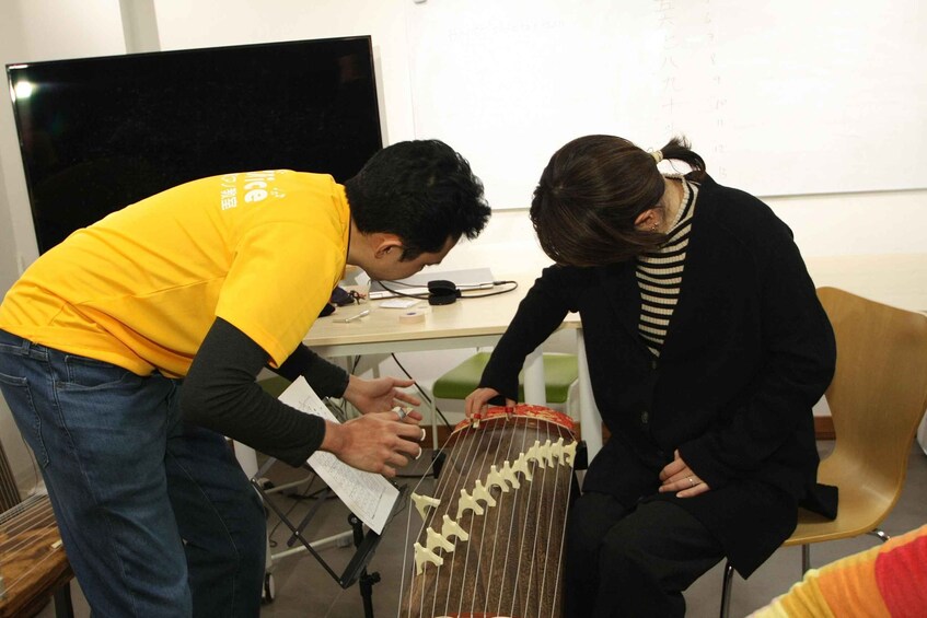 Picture 3 for Activity Experiential lesson of the Japanese instrument "Koto"